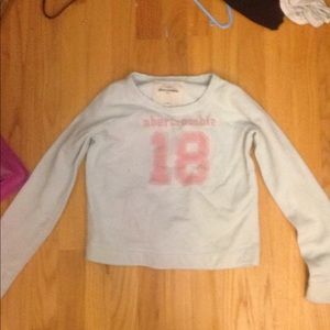 Comfortable Abercrombie and fitch sweater